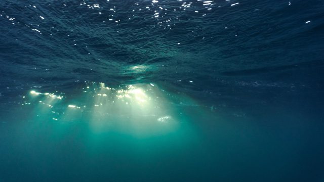 Deniz Suyunda Gizlenen Tabakalaşma: Derinliklerdeki Sırları Çözme Yolculuğu